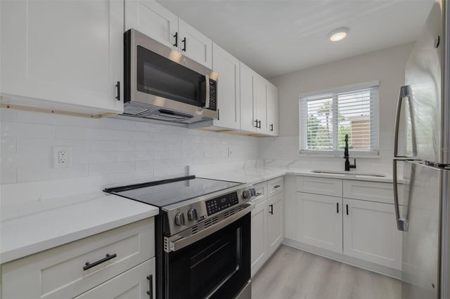 4550 OVERLOOK DRIVE NE 155, St Petersburg, FL 33703