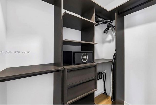 398 NE 5th St 2602, Miami, FL 33132