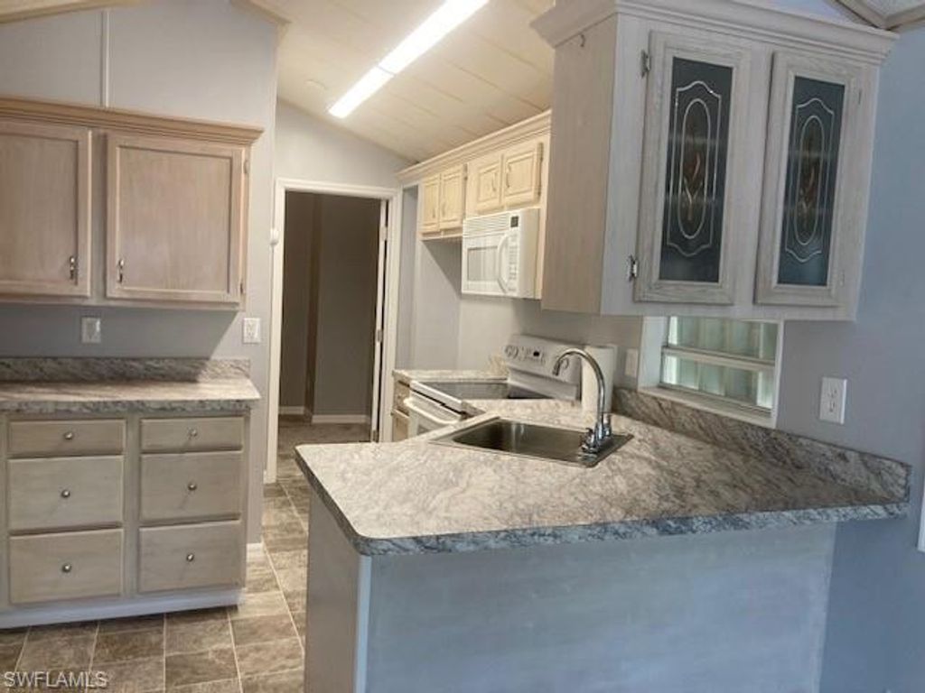 19681 Summerlin RD J-197, FORT MYERS, FL 33908 — photo 5