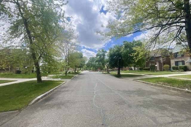 17530 Santa Barbara Drive, Detroit, MI 48221
