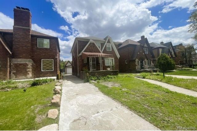 17530 Santa Barbara Drive, Detroit, MI 48221