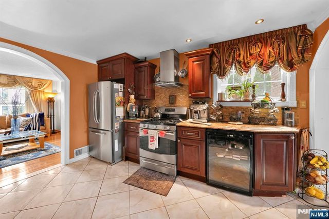 161 Plauderville Avenue, Garfield, NJ 07026