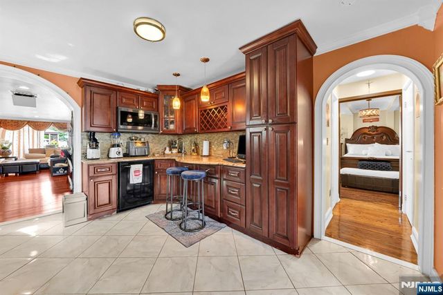 161 Plauderville Avenue, Garfield, NJ 07026