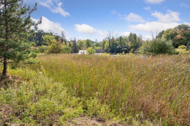 425 Carpenters Point, Wayzata, MN 55391