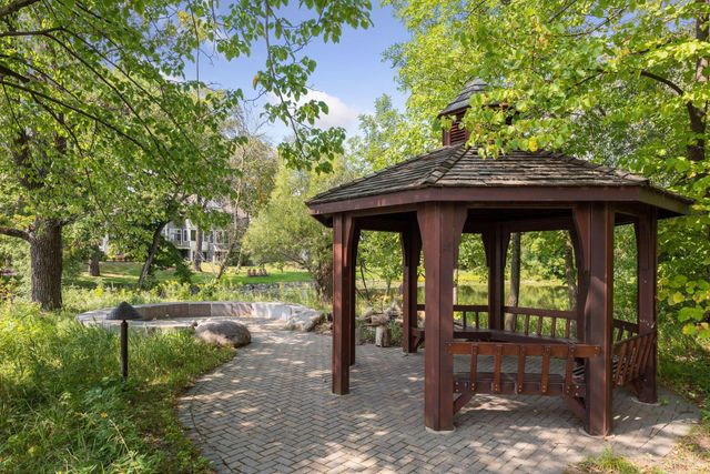 425 Carpenters Point, Wayzata, MN 55391