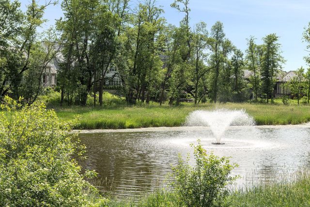 425 Carpenters Point, Wayzata, MN 55391