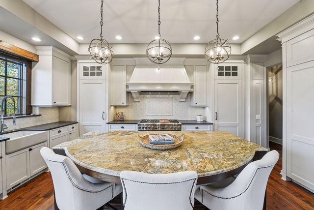 425 Carpenters Point, Wayzata, MN 55391