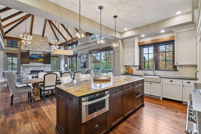 425 Carpenters Point, Wayzata, MN 55391