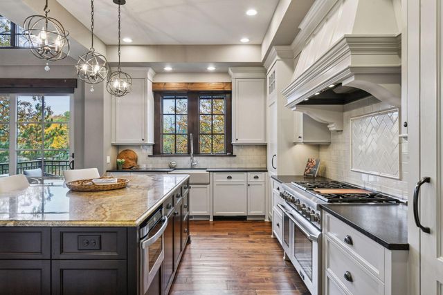 425 Carpenters Point, Wayzata, MN 55391