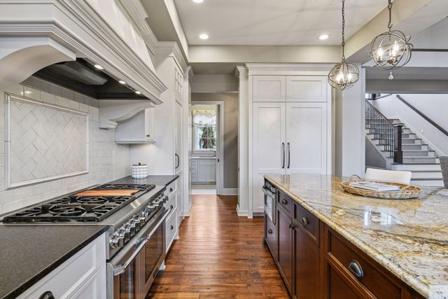 425 Carpenters Point, Wayzata, MN 55391