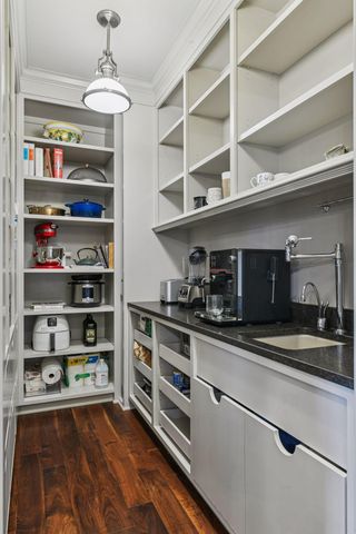 425 Carpenters Point, Wayzata, MN 55391