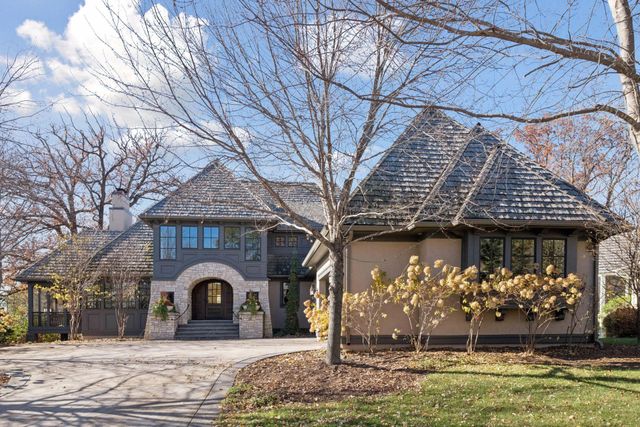 425 Carpenters Point, Wayzata, MN 55391