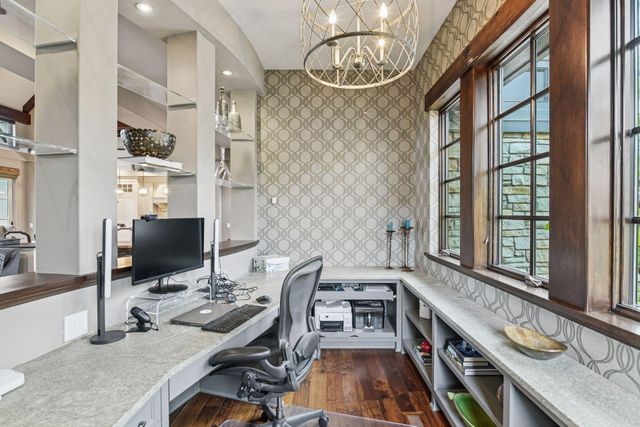 425 Carpenters Point, Wayzata, MN 55391