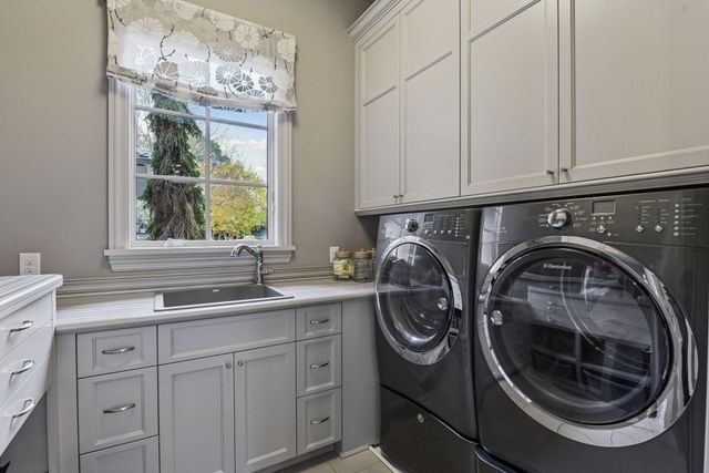 425 Carpenters Point, Wayzata, MN 55391