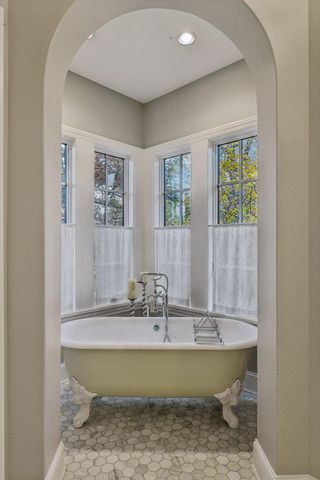 425 Carpenters Point, Wayzata, MN 55391