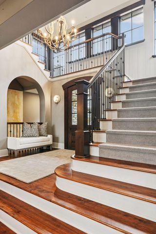 425 Carpenters Point, Wayzata, MN 55391