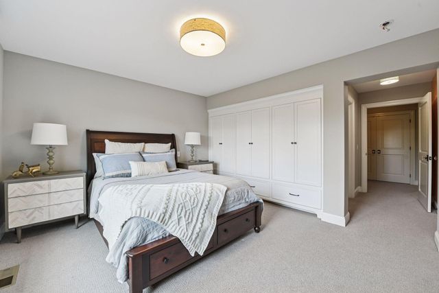 425 Carpenters Point, Wayzata, MN 55391