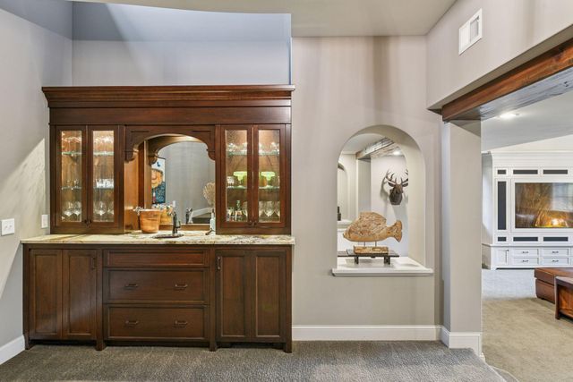 425 Carpenters Point, Wayzata, MN 55391