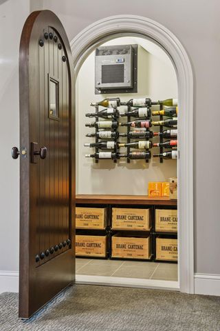 425 Carpenters Point, Wayzata, MN 55391