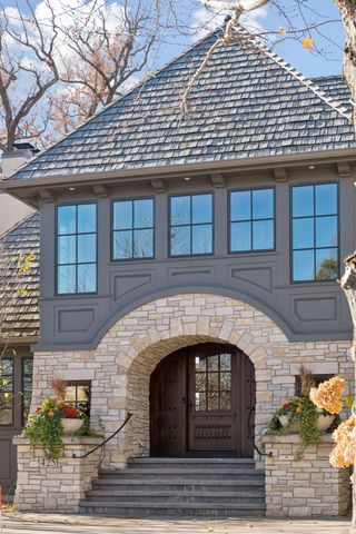 425 Carpenters Point, Wayzata, MN 55391