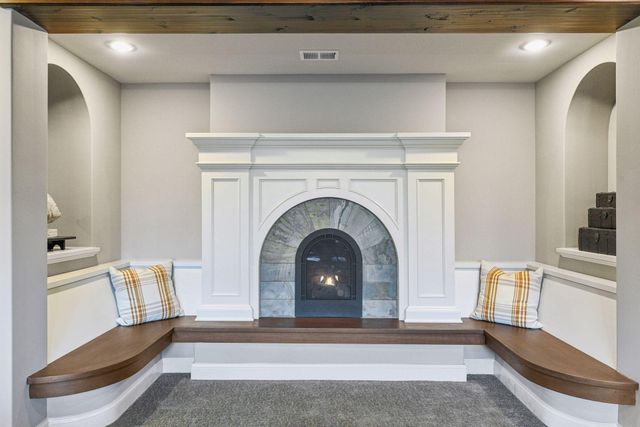 425 Carpenters Point, Wayzata, MN 55391