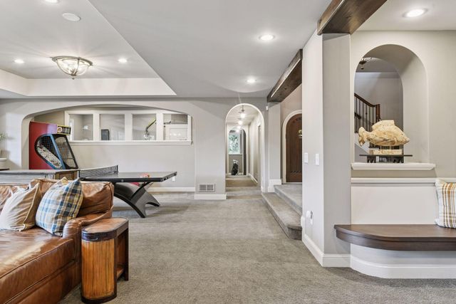 425 Carpenters Point, Wayzata, MN 55391