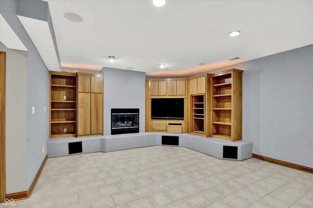 8802 Worthington Court, Indianapolis, IN 46278