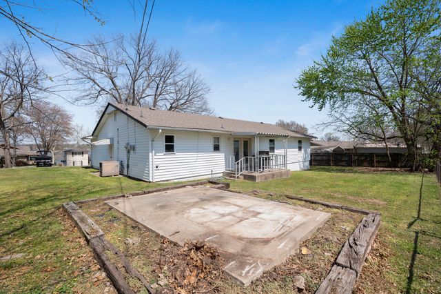 1029 Red Bud Drive, Grove, OK 74344