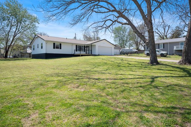 1029 Red Bud Drive, Grove, OK 74344