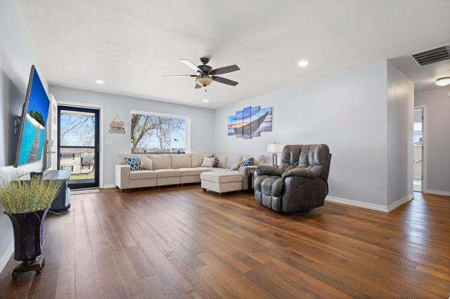 1029 Red Bud Drive, Grove, OK 74344