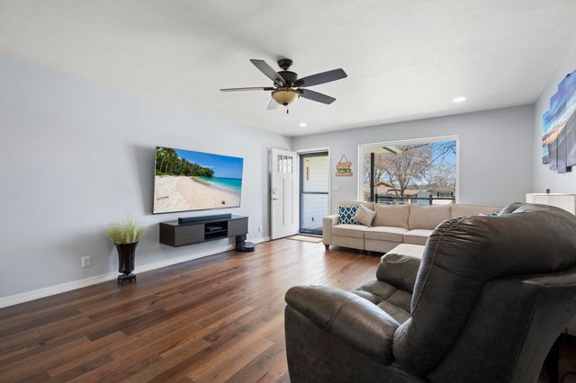 1029 Red Bud Drive, Grove, OK 74344