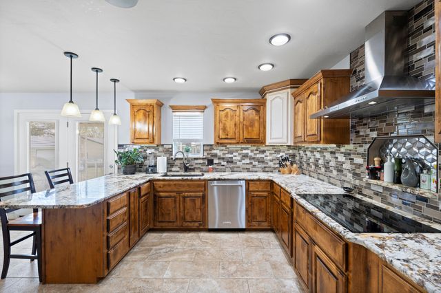 1029 Red Bud Drive, Grove, OK 74344