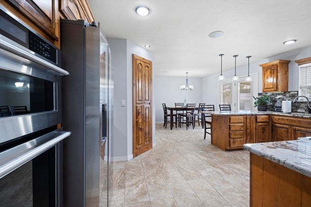 1029 Red Bud Drive, Grove, OK 74344