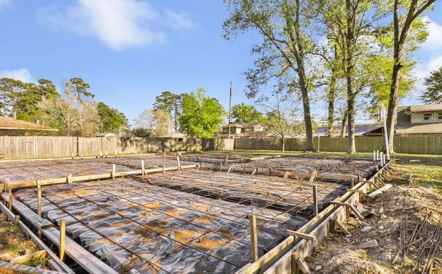 718 Fall Creek Drive, Houston, TX 77336