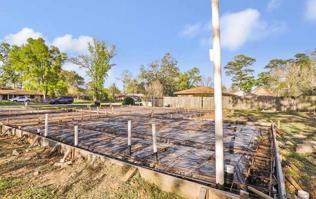 718 Fall Creek Drive, Houston, TX 77336