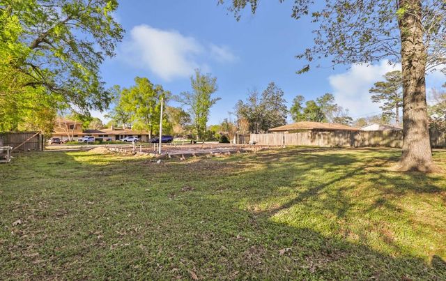 718 Fall Creek Drive, Houston, TX 77336