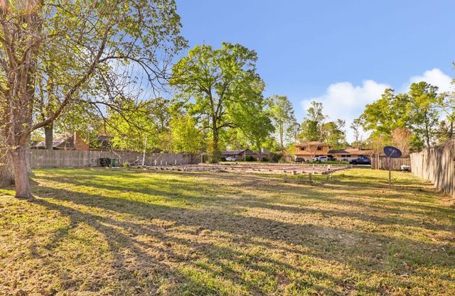 718 Fall Creek Drive, Houston, TX 77336