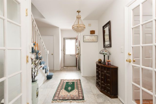 200 Melbourne Road, Great Neck, NY 11021