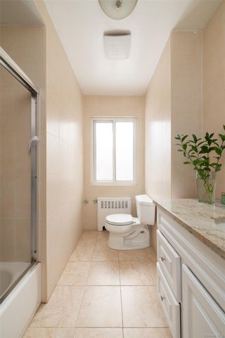 200 Melbourne Road, Great Neck, NY 11021