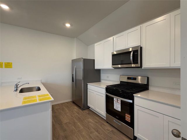 312 Nizao LN, Bastrop, TX 78602