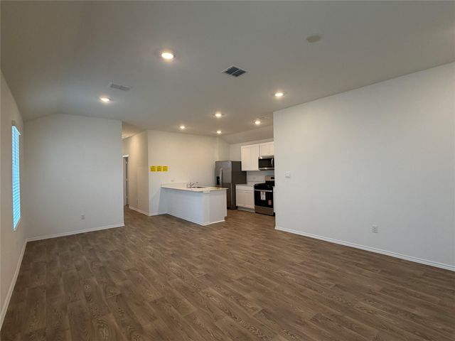 312 Nizao LN, Bastrop, TX 78602