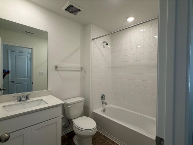 312 Nizao LN, Bastrop, TX 78602