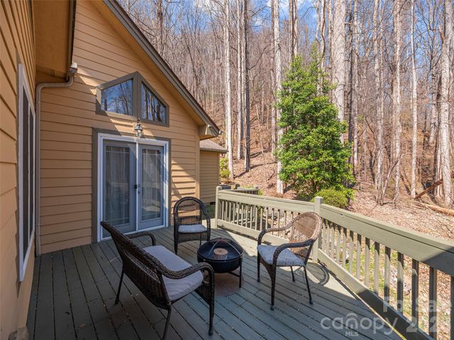 90 Lionheart Lane, Maggie Valley, NC 28751