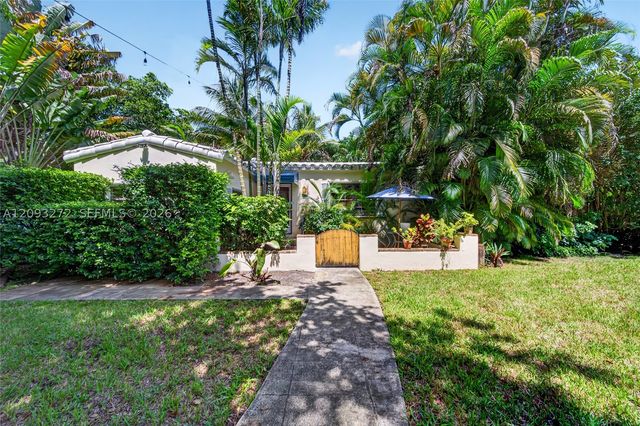 1103 NE 118th St, Biscayne Park, FL 33161