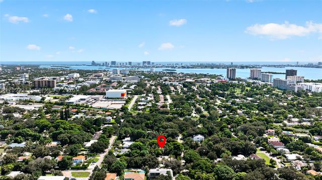 1103 NE 118th St, Biscayne Park, FL 33161