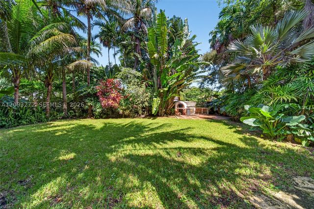 1103 NE 118th St, Biscayne Park, FL 33161