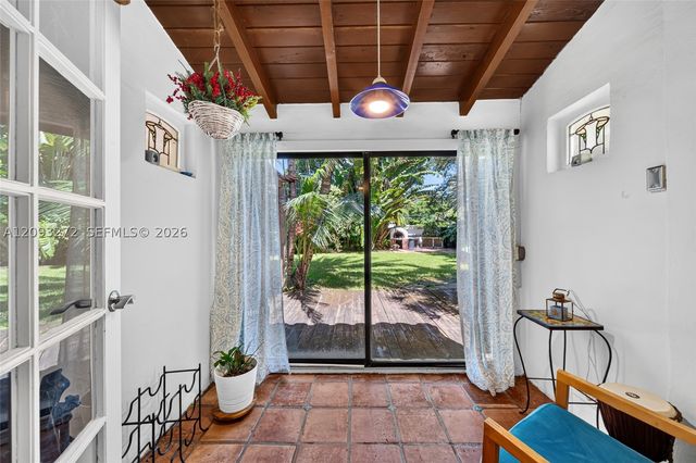 1103 NE 118th St, Biscayne Park, FL 33161