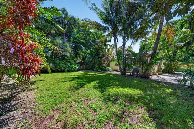 1103 NE 118th St, Biscayne Park, FL 33161