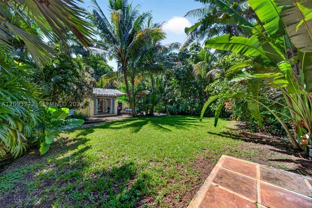 1103 NE 118th St, Biscayne Park, FL 33161