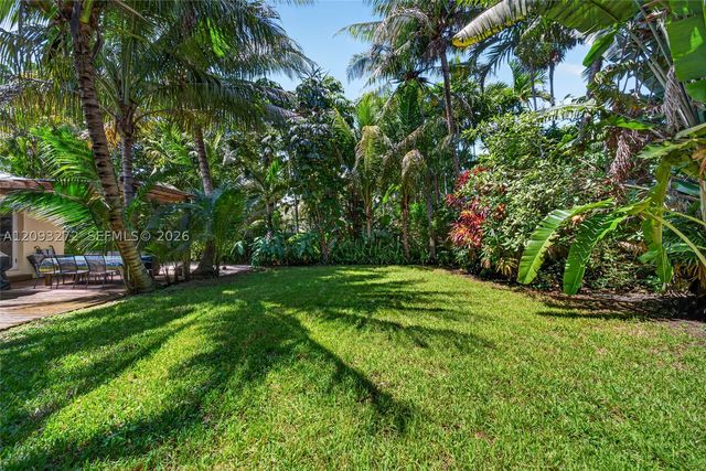 1103 NE 118th St, Biscayne Park, FL 33161